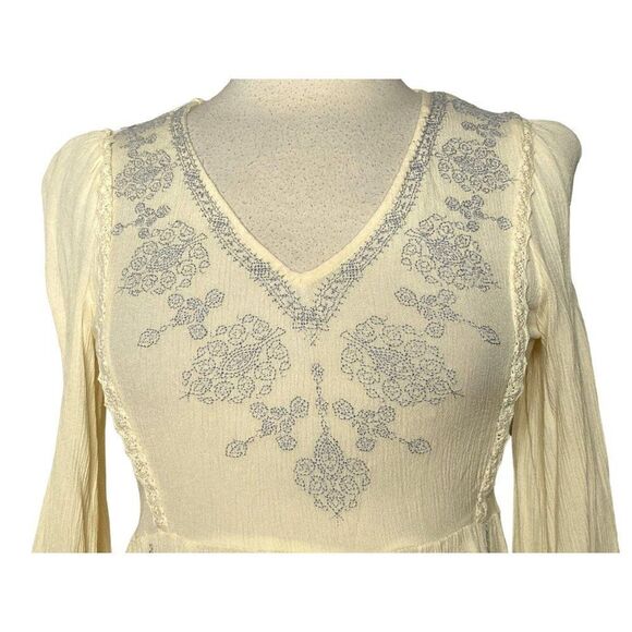 Altar'd State Boho Smocked Embroidered Peasant Top Blouse LS Cream Navy Sz XS - Picture 2 of 7